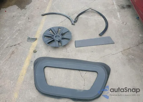 2025 Tesla Model Y Long Range Dual Motor All-Wheel Drive from USA, damaged, VIN 7SAYGDED0SA339086